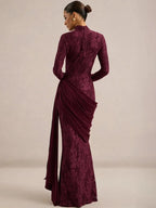 שמלת מקסי תחרה עם צווארון גבוה ושכבת בד נשפכת